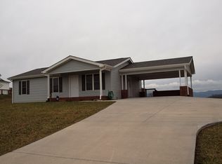 12034 Tanglewood Dr, Glade Spring, VA 24340