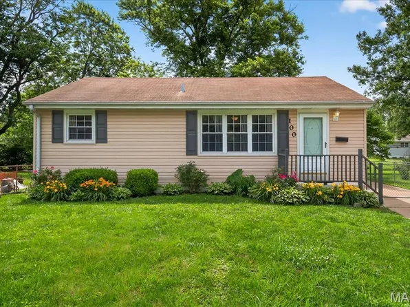 100 Florissant Park Dr, Florissant, MO 63031