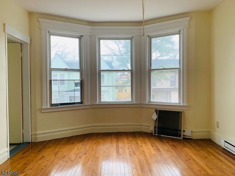 1st image of 327 Amherst St #3