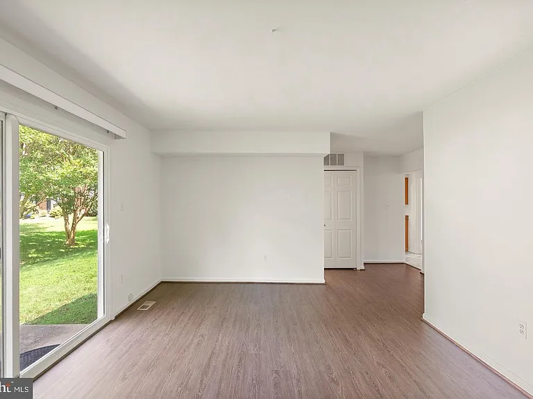 8902 Huxley Ct — Photo 61