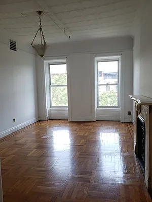 Rented by Signature Property Realty | media 35