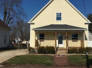 145 Fairview Pl, Canton, IL 61520