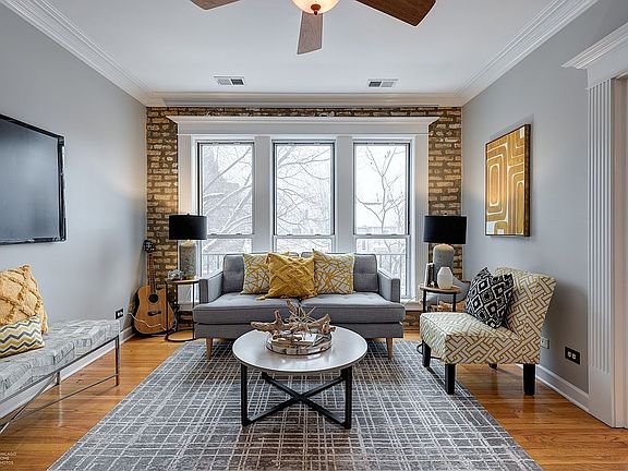 3rd image of 4510 N Ashland Ave APT 2E