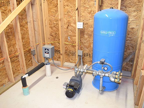 4th image of 413 Sparkling Springs Dr