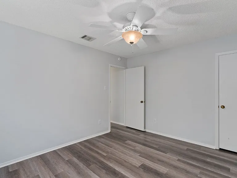 11809 Eubank Dr — Photo 25