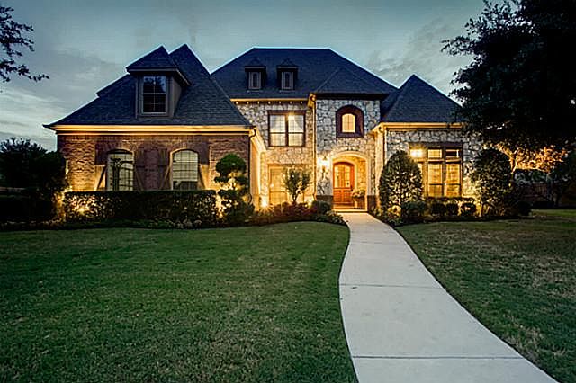 1st image of 712 Sussex Ct