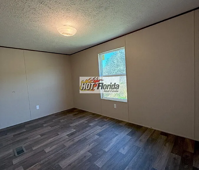 1357 Sparrow Rd — Photo 5