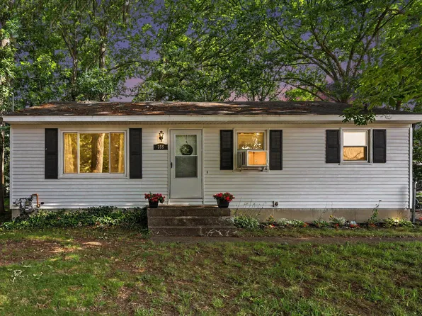 355 Nancy St SE, Kentwood, MI 49548