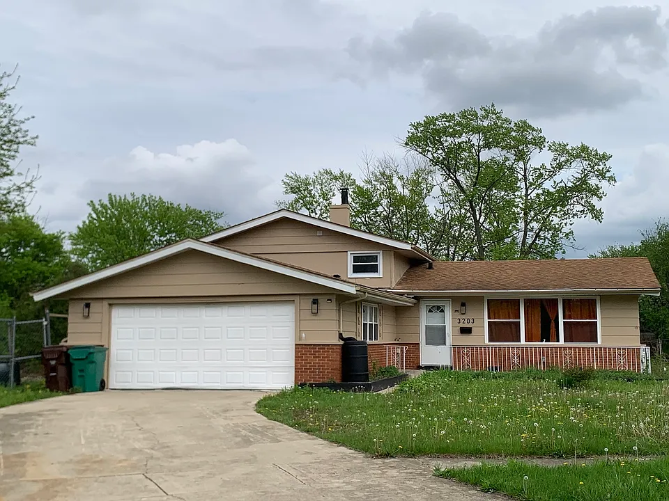 3203 Oak Ct