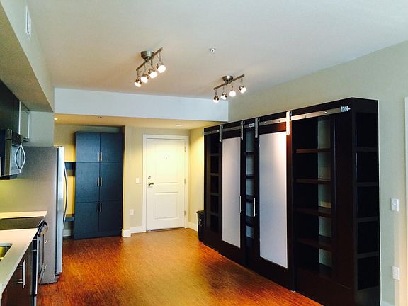 5th image of 250 S Jackson St APT 304