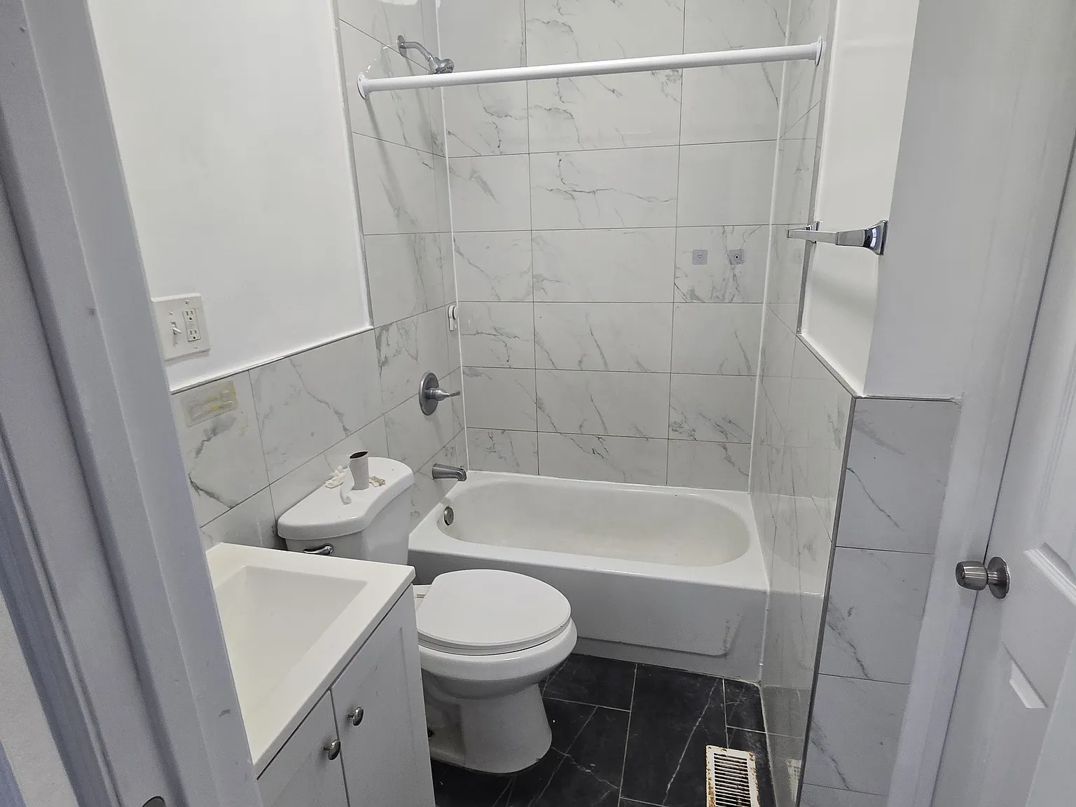 3 bed, $2,350 — Photo 2