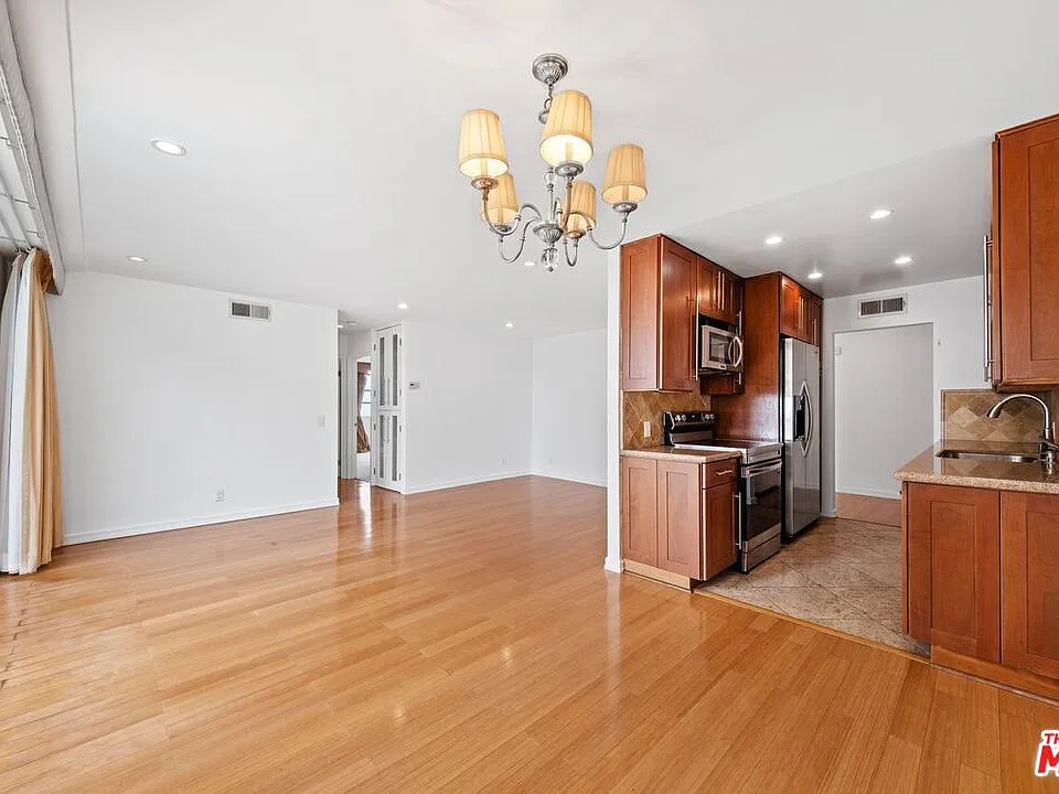 10751 Wilshire Blvd #1002