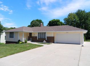 125 Kingsridge Dr, Council Bluffs, IA 51503