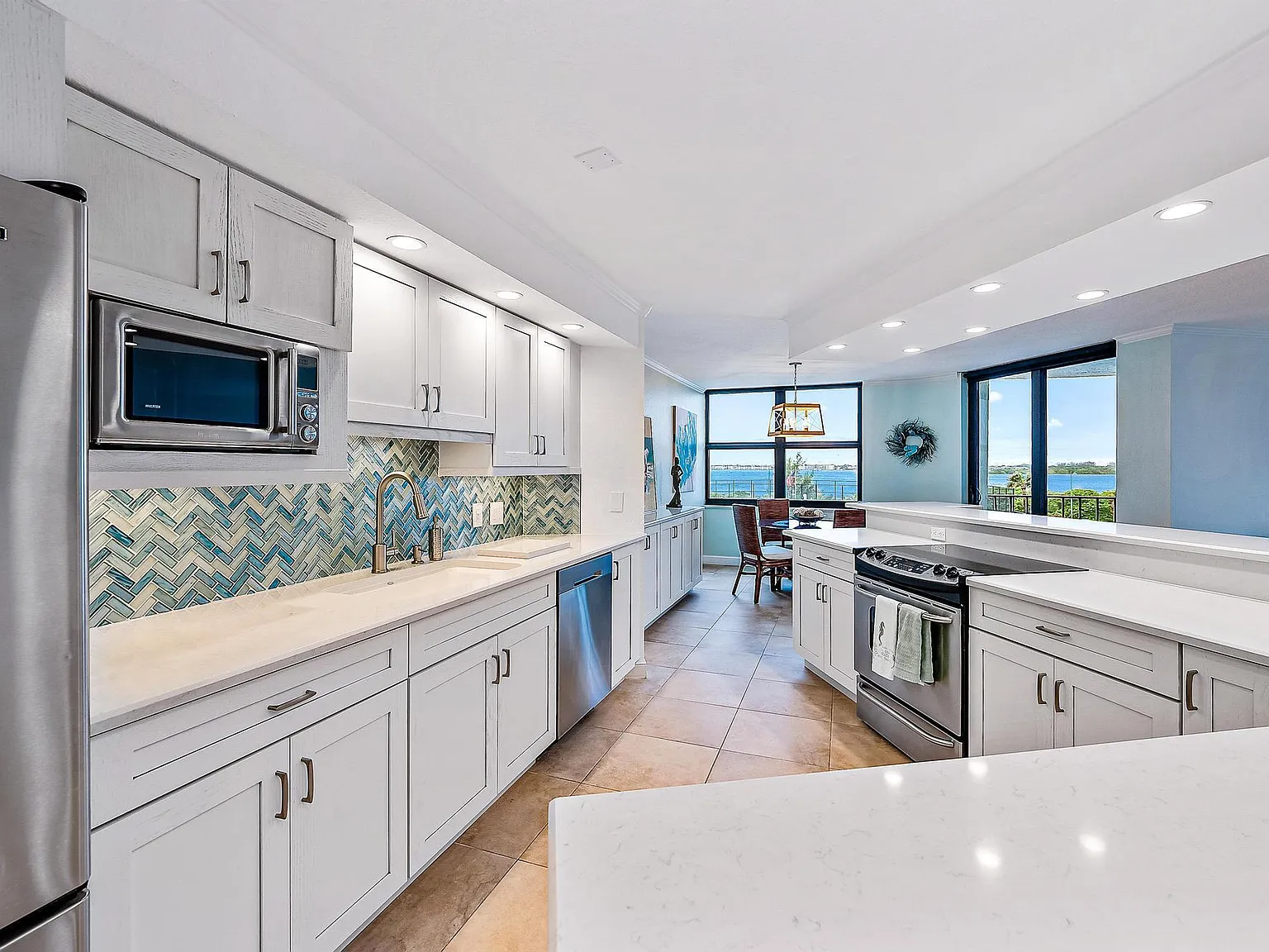 2 bed, 2.0 bath, 1520 sqft, $6,000 — Photo 4