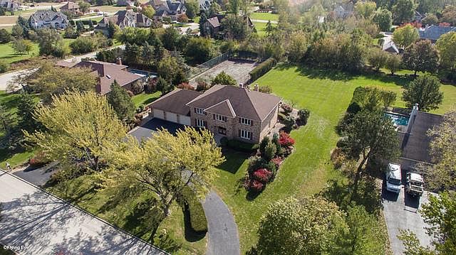 1st image of 25 Country Manor Ln