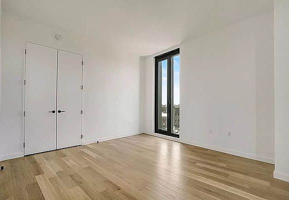 5th image of 329 Broadway #1205A
