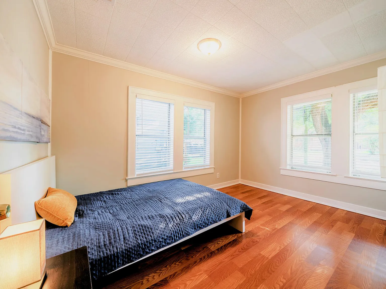 4 bed, 2.0 bath, 1682 sqft, $615 — Photo 2