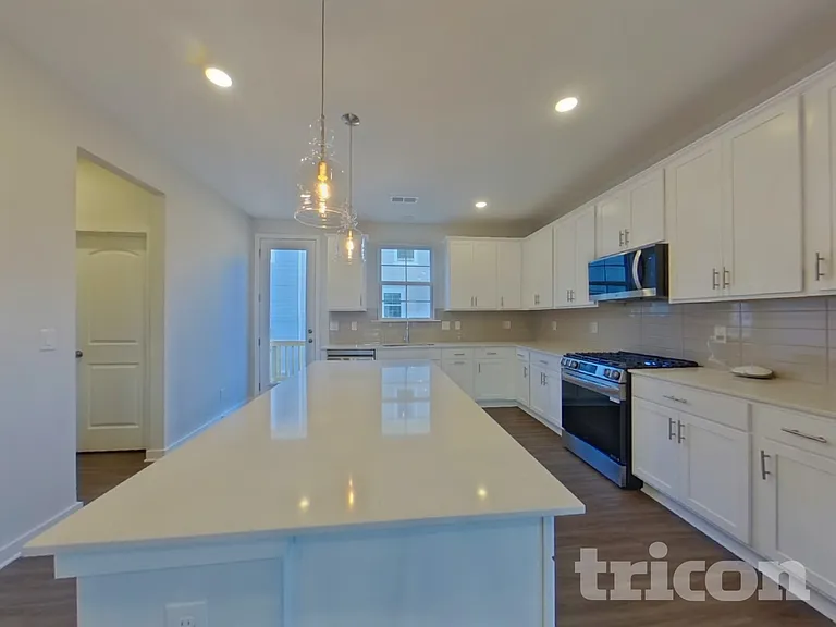 13869 Hill St — Photo 6