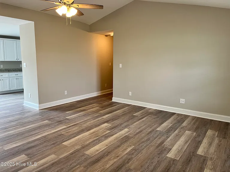 454 Crump Farm Rd — Photo 4