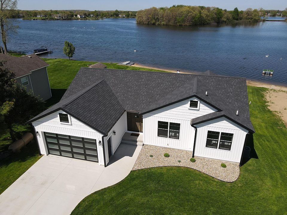 1st image of 61444 Crystal Beach Dr