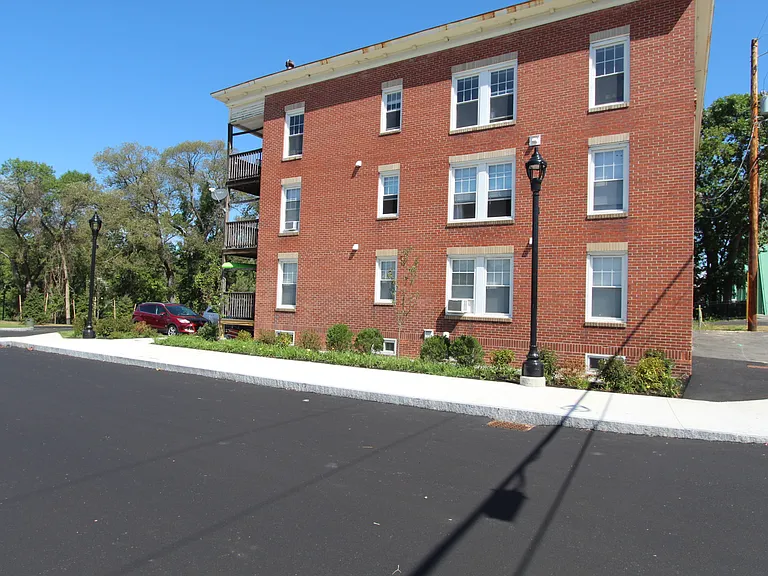 15 Broad St #3 — Photo 6