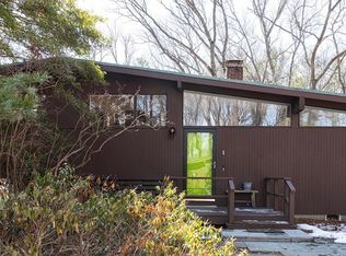 49 Peacock Farm Rd, Lexington, MA 02421