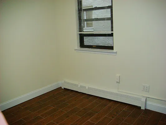 Rented by Avanguard Realty Corp | media 16
