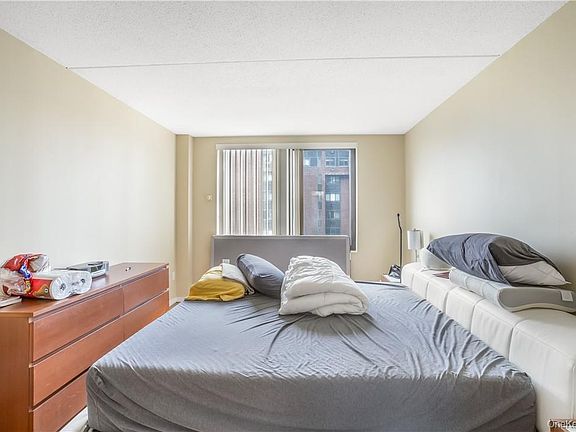 4th image of 4 Martine Ave APT 809