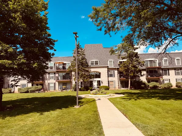 5200 Carriageway Dr APT 203, Rolling Meadows, IL 60008