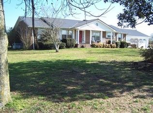 5572 Section Line Rd, Albertville, AL 35950