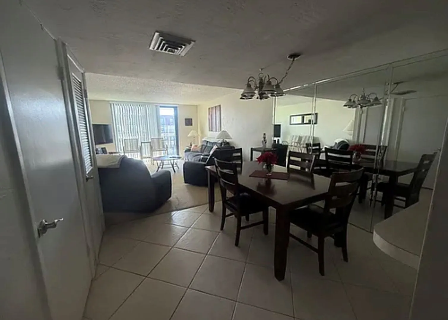 Beach Life! 2/2 Condo For Rent - Across From The Ocean! — Photo 3