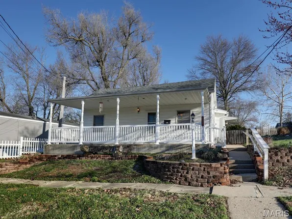 318 W New St, Palmyra, MO 63461