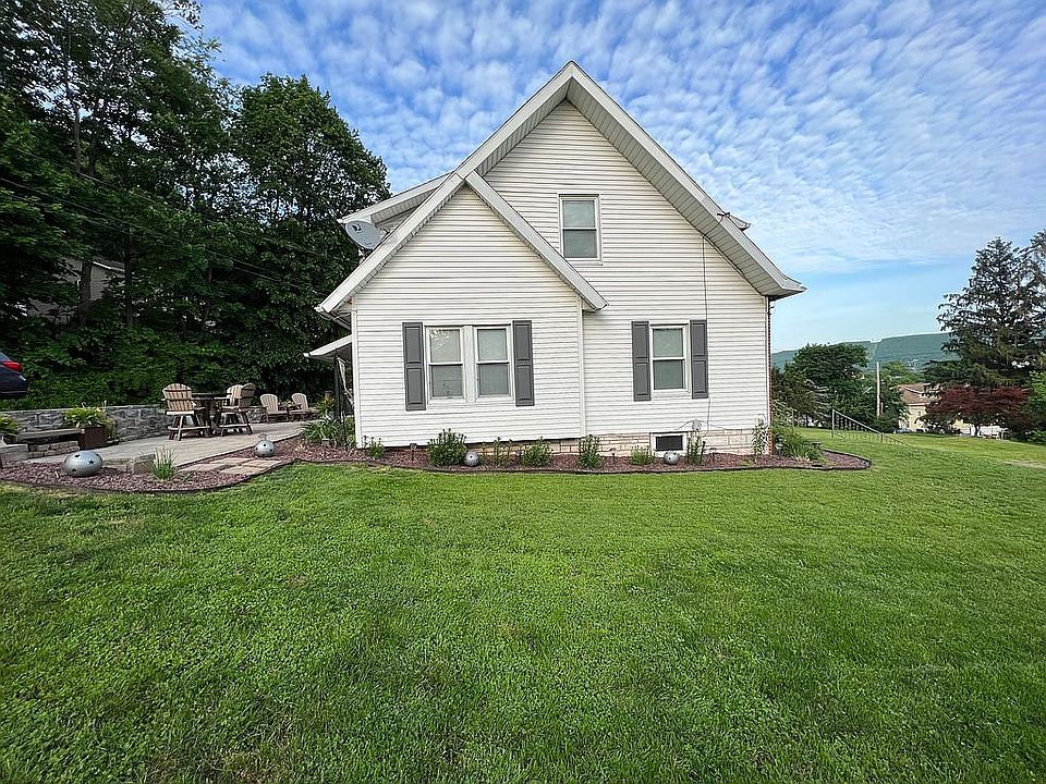 2nd image of 2220 Johnston Pl