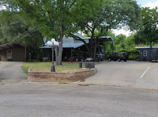 718 Brazos Harbor Cir, Granbury, TX 76048