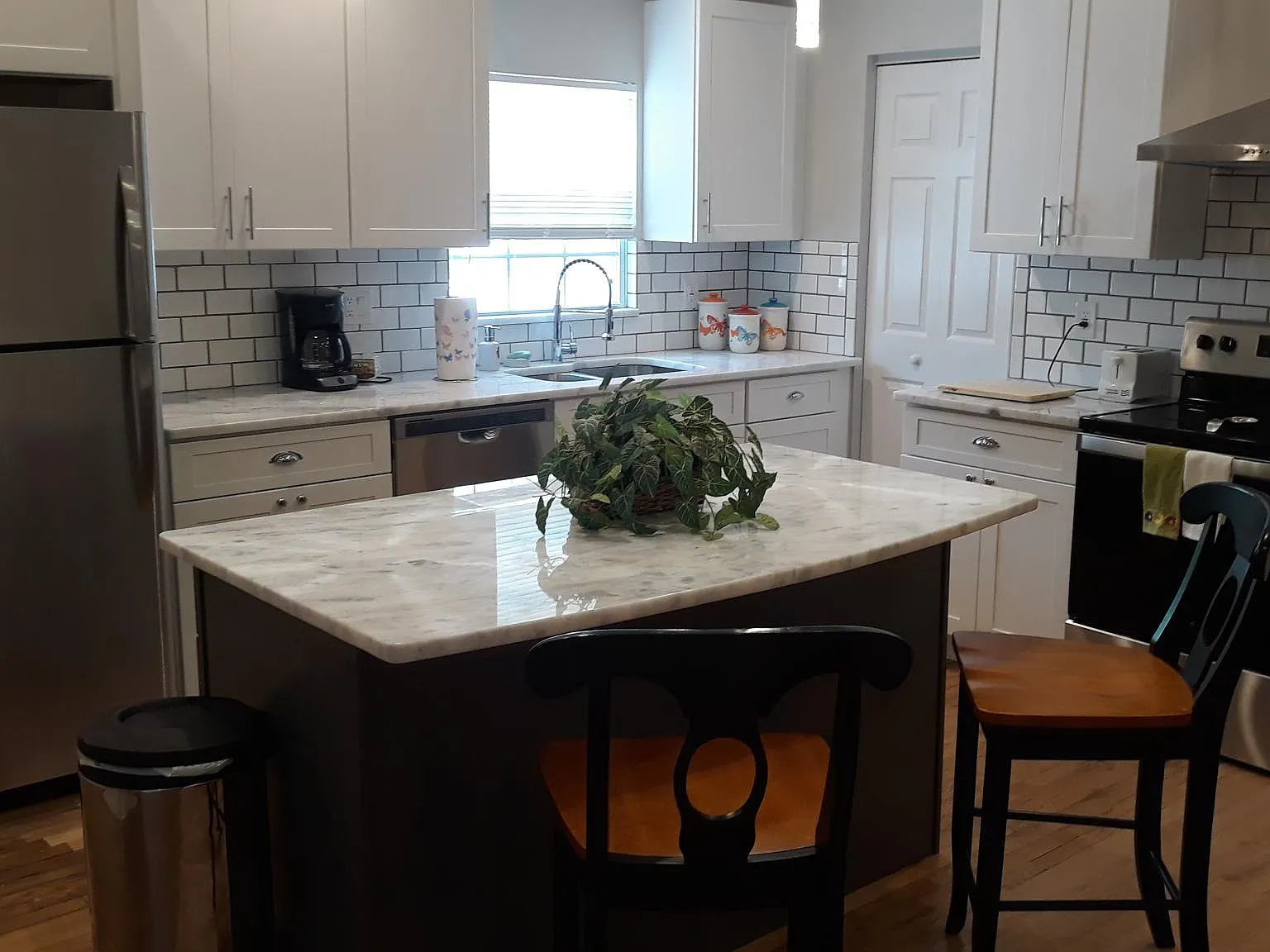 2 bed, 975 sqft, $2,350 — Photo 3