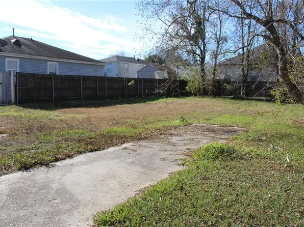 5740 Wingate Dr, New Orleans, LA 70122