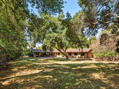 25285 Fremont Rd, Los Altos, CA, 94022
