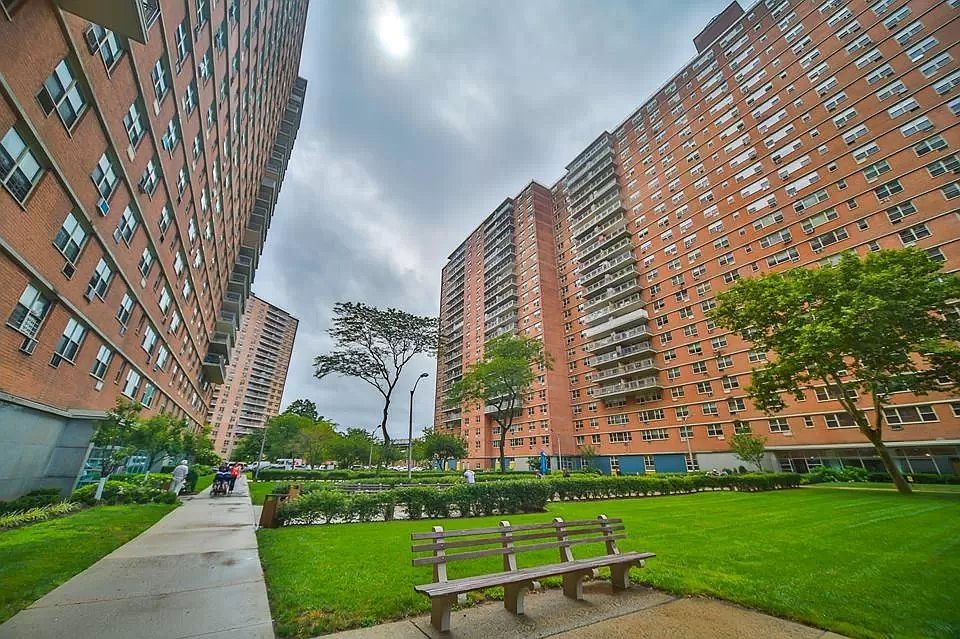1st image of 2928 W 5th St #15A