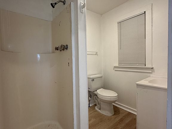 5th image of 1812 Market St APT 3