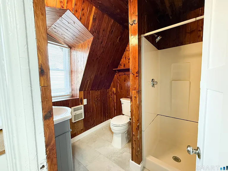 40 Franklin St — Photo 8