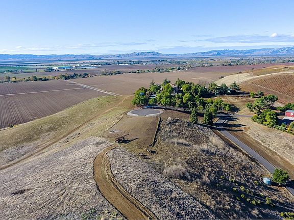5th image of 7365 Pacheco Pass Hwy