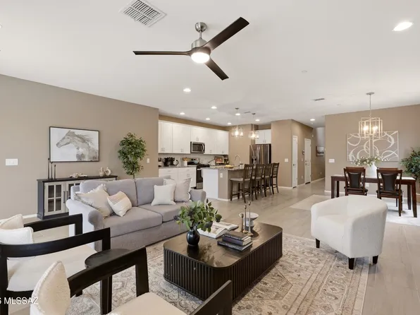 12163 W Charismatic Dr, Marana, AZ 85653