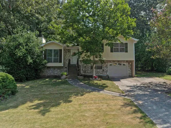 5885 Janet Dr, Trussville, AL 35173