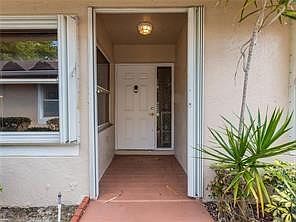 1st image of 1129 W Lakes Drive