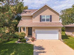 2504 1/2 Airport Rd, Bloomington, IL 61704