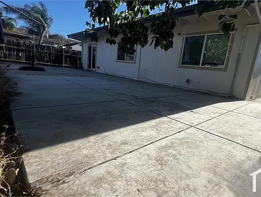 2404 Beasley Ave — Photo 12