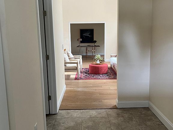 5th image of 208 Jefferson Ave #A