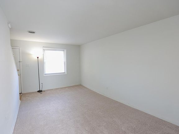 3rd image of 101 Poe St