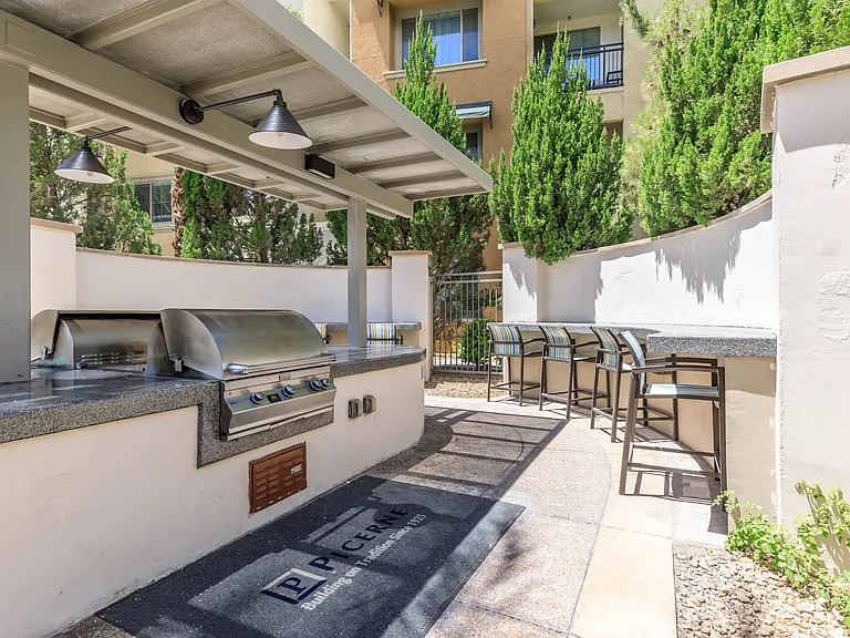 Loreto & Palacio Apartments — Photo 17