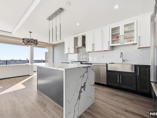 4 Horizon Rd APT 1006, Fort Lee, NJ 07024